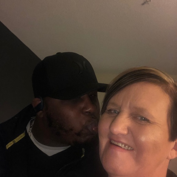 Meet your Posher, Krystal - Picture 1 of 1